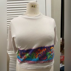 🔥🔥Pro spirit Womans xlarge crop top. Island graphic tshirt. Cut tags